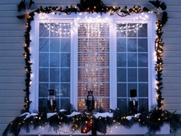 How to decorate bay windows for christmas