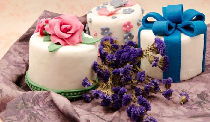 How to start a cake decorating class business