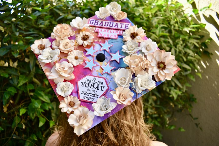 How to make a graduation cap for decoration