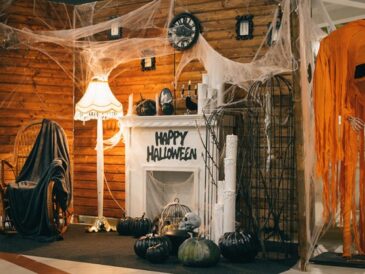 How to decor your room for halloween